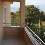 Family Friendly With A Swimming Pool Vinkuran, Pula - 7444 Vinkuran