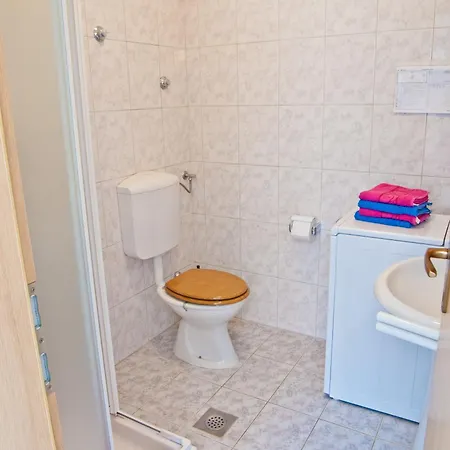 Family Friendly With A Swimming Pool Vinkuran, Pula - 7444 Appartement *