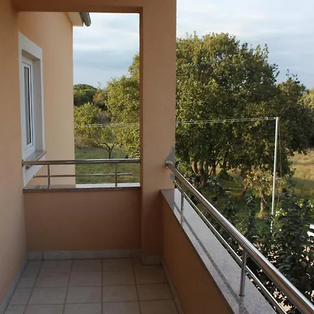 Family Friendly With A Swimming Pool Vinkuran, Pula - 7444 Vinkuran