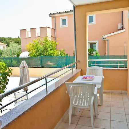 Appartement Family Friendly With A Swimming Pool Vinkuran, Pula - 7444 Vinkuran