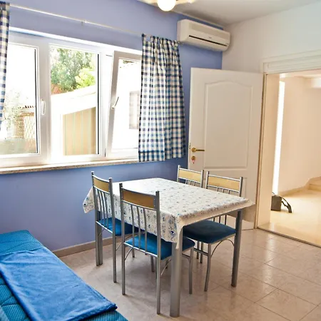 Appartement Family Friendly With A Swimming Pool Vinkuran, Pula - 7444 Vinkuran