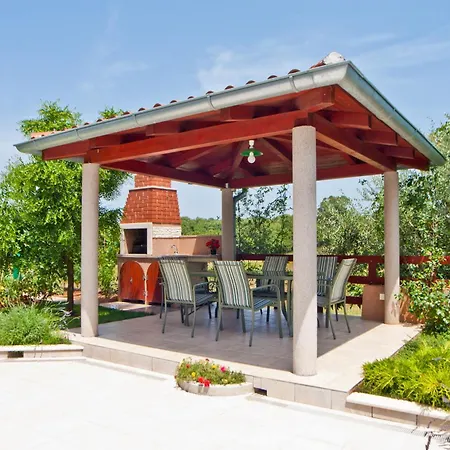 Family Friendly With A Swimming Pool Vinkuran, Pula - 7444 Apartamento *